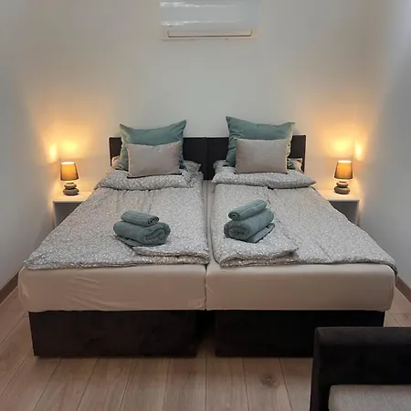 Pap Koez Apartman * Sarvar